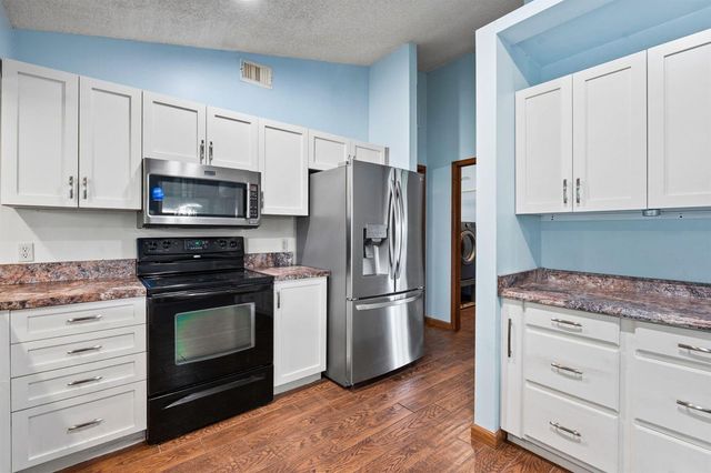 1001 SW Canary Terrace, Port St. Lucie, FL 34953
