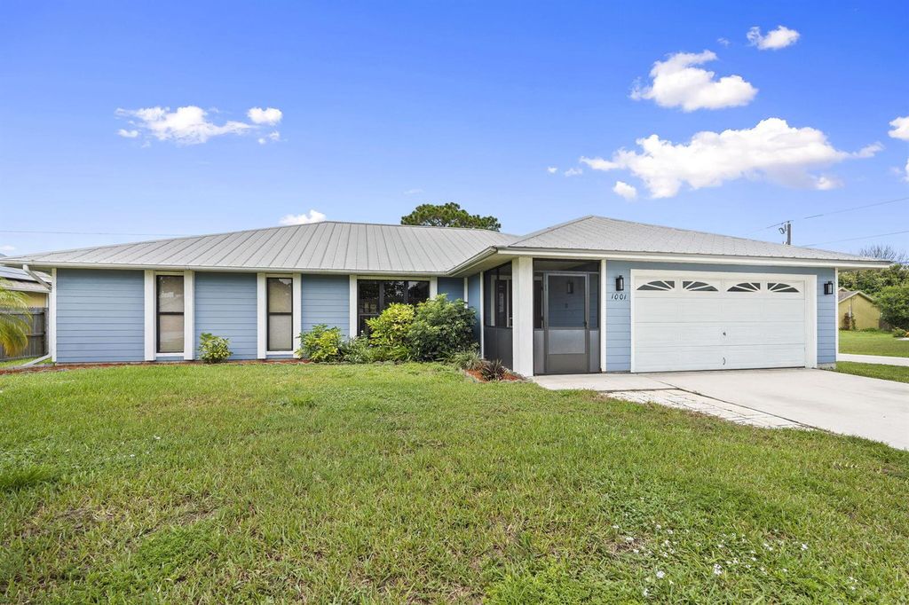 1001 SW Canary Terrace, Port St. Lucie, FL 34953