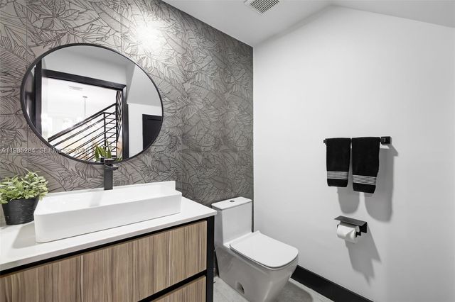 7852 NW 116th Pl, Doral, FL 33178