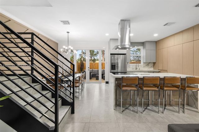 7852 NW 116th Pl, Doral, FL 33178