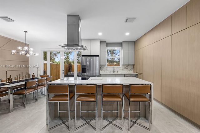 7852 NW 116th Pl, Doral, FL 33178