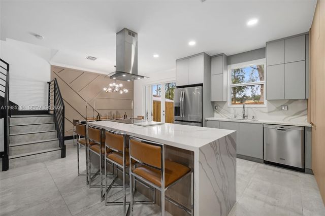 7852 NW 116th Pl, Doral, FL 33178