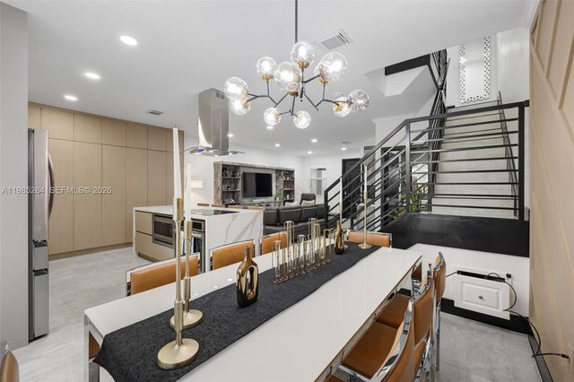 7852 NW 116th Pl, Doral, FL 33178