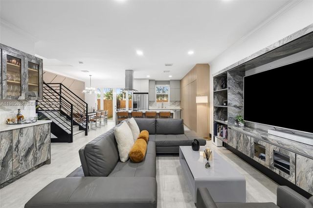 7852 NW 116th Pl, Doral, FL 33178