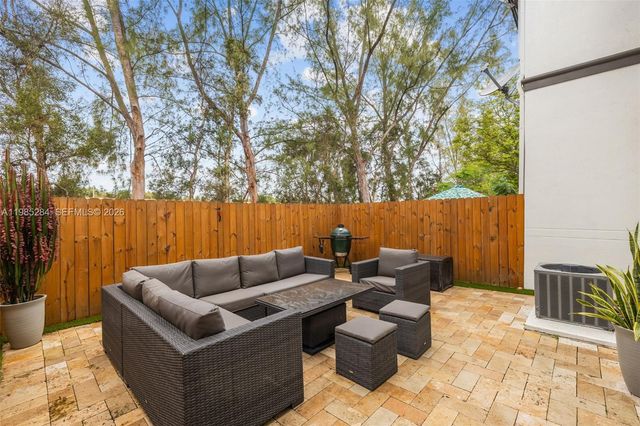 7852 NW 116th Pl, Doral, FL 33178