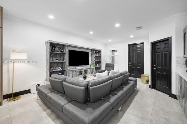 7852 NW 116th Pl, Doral, FL 33178