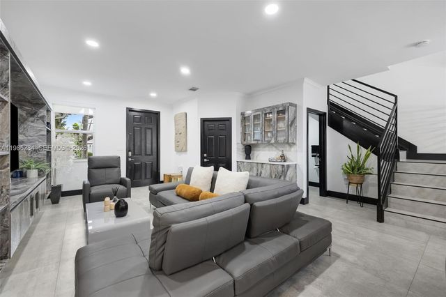 7852 NW 116th Pl, Doral, FL 33178