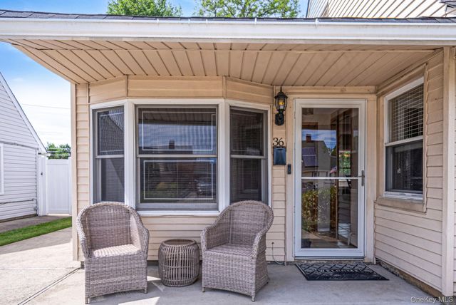 36 Sunrise Lane, Levittown, NY 11756