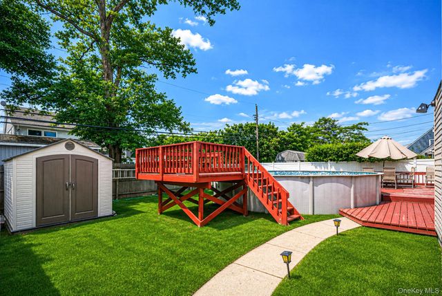36 Sunrise Lane, Levittown, NY 11756