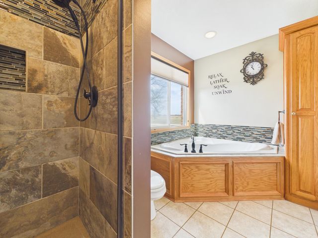 9030 S Posey Ct, Derby, KS 67037