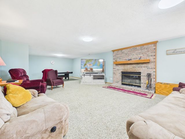 9030 S Posey Ct, Derby, KS 67037