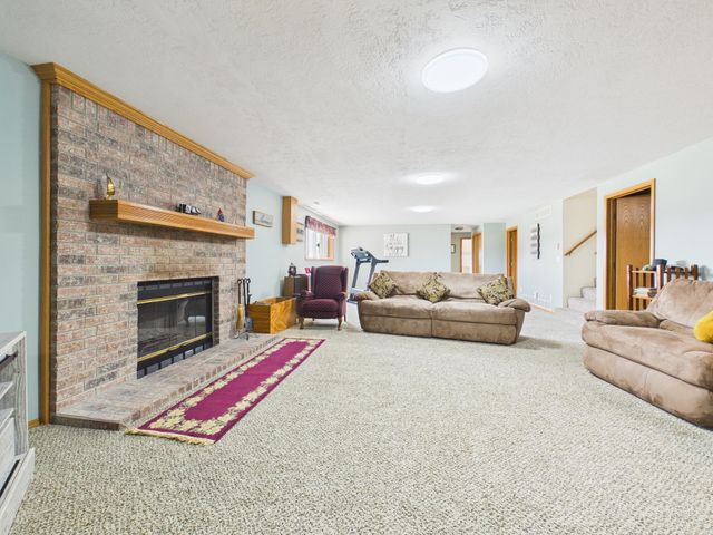 9030 S Posey Ct, Derby, KS 67037