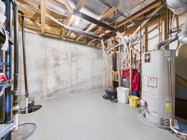 9030 S Posey Ct, Derby, KS 67037