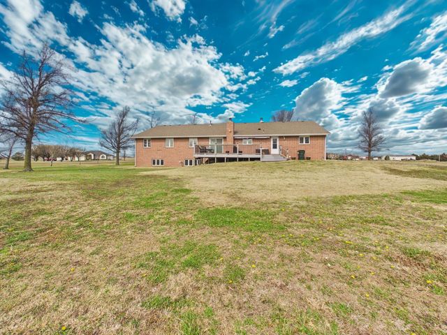 9030 S Posey Ct, Derby, KS 67037