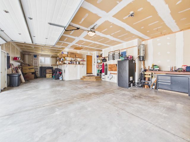 9030 S Posey Ct, Derby, KS 67037