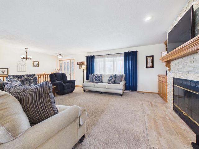 9030 S Posey Ct, Derby, KS 67037