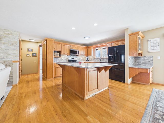 9030 S Posey Ct, Derby, KS 67037