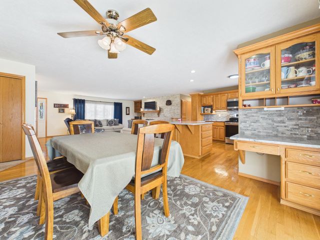 9030 S Posey Ct, Derby, KS 67037