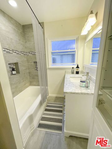 17345 Hamlin Street, Lake Balboa, CA 91406