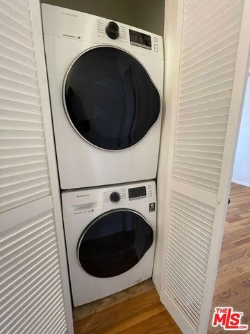 17345 Hamlin Street, Lake Balboa, CA 91406