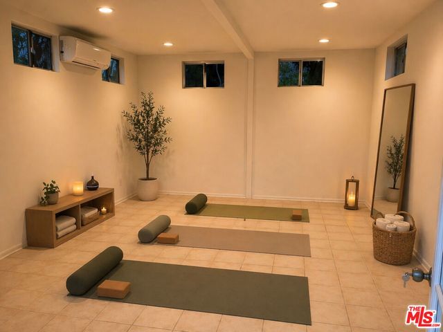 17345 Hamlin Street, Lake Balboa, CA 91406