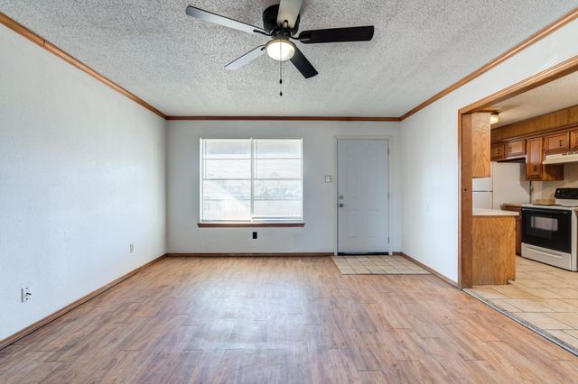 7405 Waco Avenue, Lubbock, TX 79423