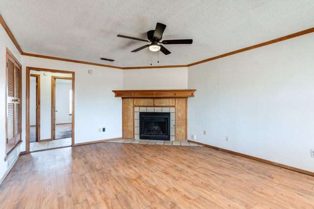 7405 Waco Avenue, Lubbock, TX 79423