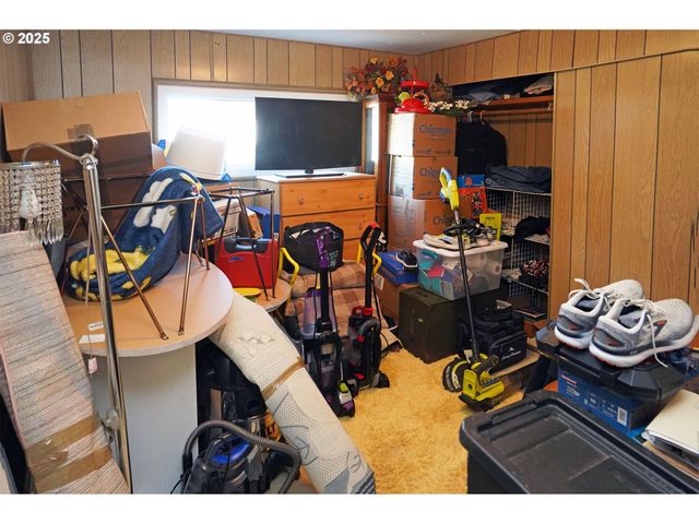 12430 N SOUTH SHORE Ave, Portland, OR 97217