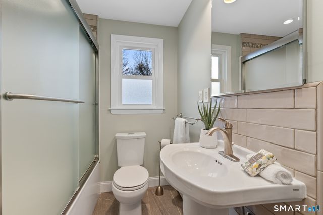 94 Broad Street, Manchester, CT 06042