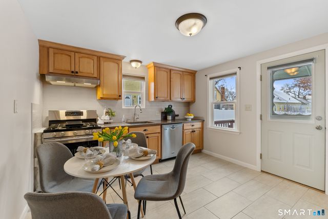 94 Broad Street, Manchester, CT 06042