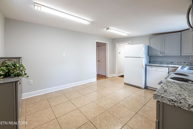 1602 Berry Rd, Knoxville, TN 37920