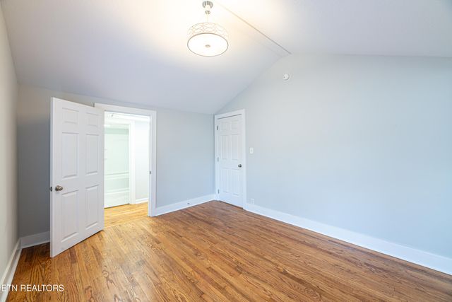 1602 Berry Rd, Knoxville, TN 37920