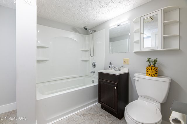 1602 Berry Rd, Knoxville, TN 37920