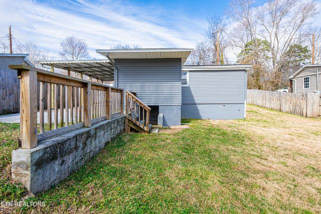 1602 Berry Rd, Knoxville, TN 37920