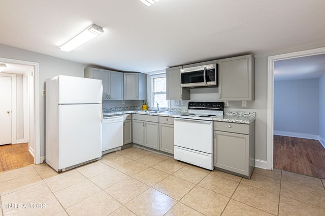 1602 Berry Rd, Knoxville, TN 37920
