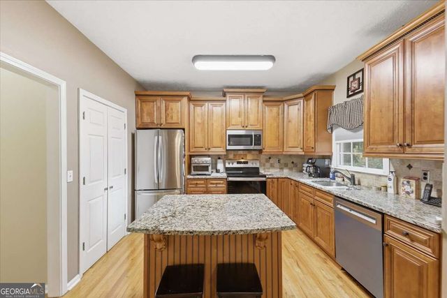 172 Glenn Eagles Way, Hiram, GA 30141