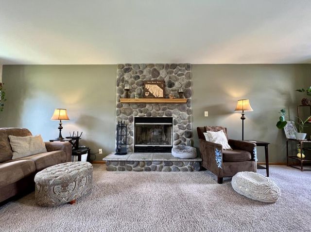 7115 Joy Marie LANE, Waterford, WI 53185