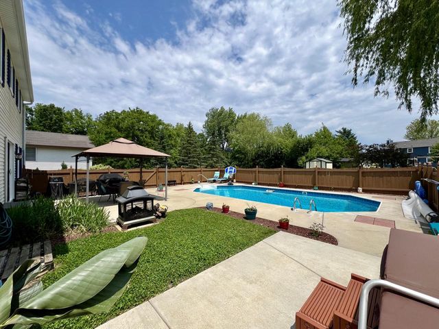 7115 Joy Marie LANE, Waterford, WI 53185