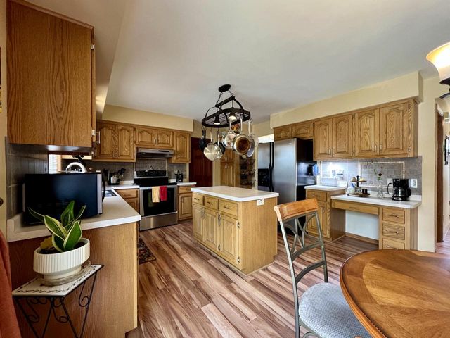 7115 Joy Marie LANE, Waterford, WI 53185