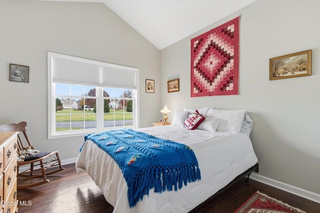 27 Rosemore Place, Halfmoon, NY 12118