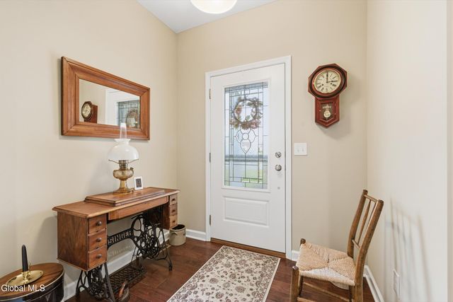 27 Rosemore Place, Halfmoon, NY 12118