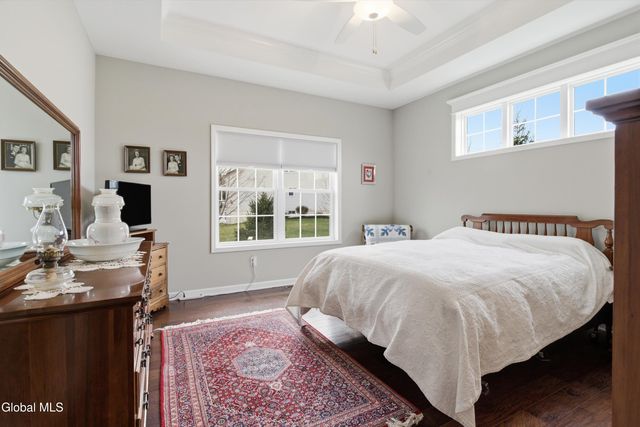 27 Rosemore Place, Halfmoon, NY 12118