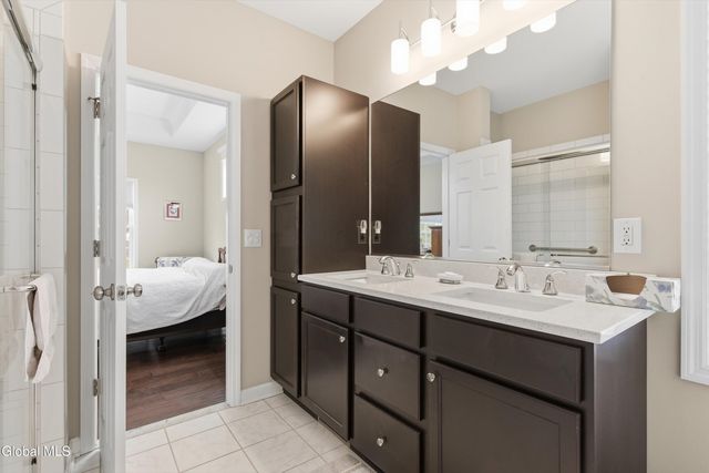 27 Rosemore Place, Halfmoon, NY 12118