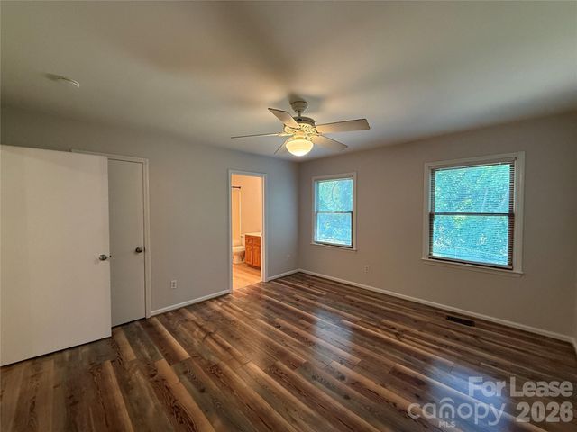 336 Valley Glenn Court NW, Concord, NC 28027