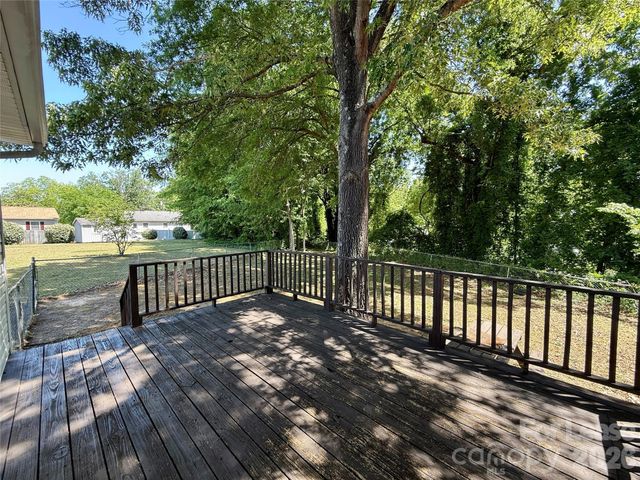 336 Valley Glenn Court NW, Concord, NC 28027