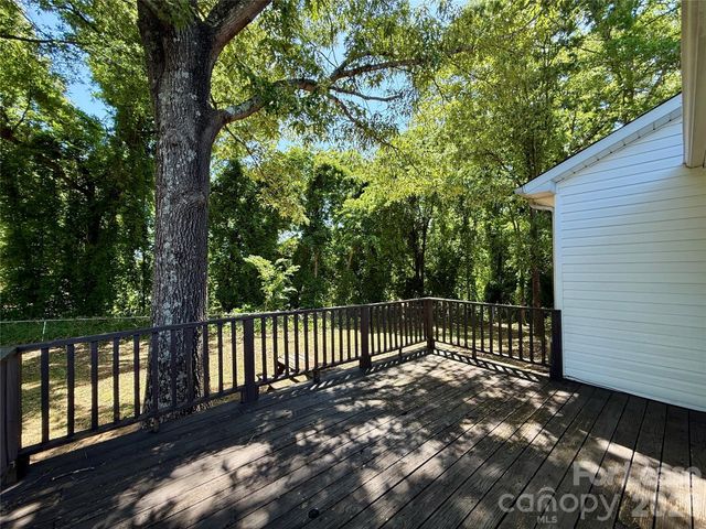336 Valley Glenn Court NW, Concord, NC 28027