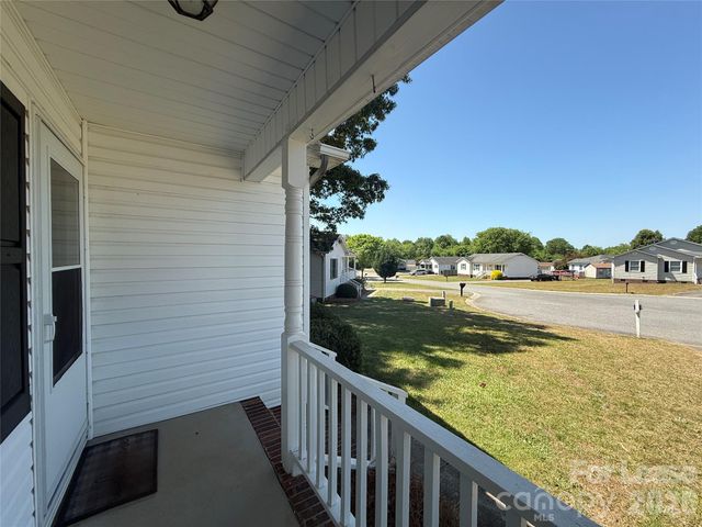 336 Valley Glenn Court NW, Concord, NC 28027