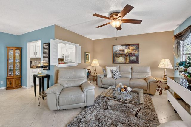 2010 N Farnham N, Deerfield Beach, FL 33442