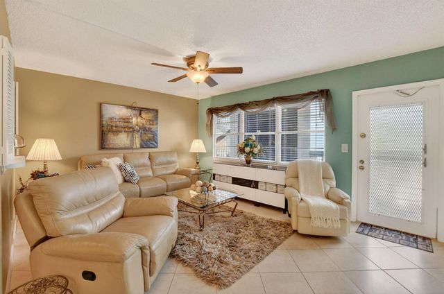 2010 N Farnham N, Deerfield Beach, FL 33442