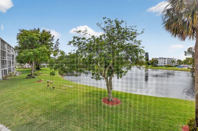 2010 N Farnham N, Deerfield Beach, FL 33442